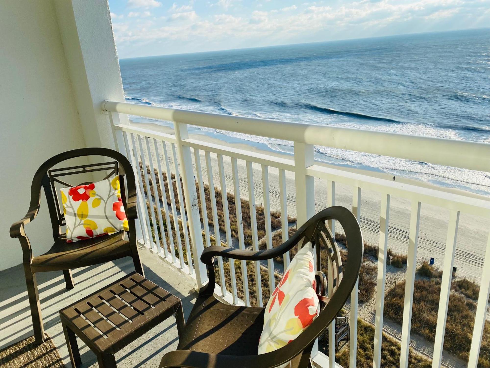 Camelot By The Sea Ocean Front Condo Миртъл Бийч Екстериор снимка