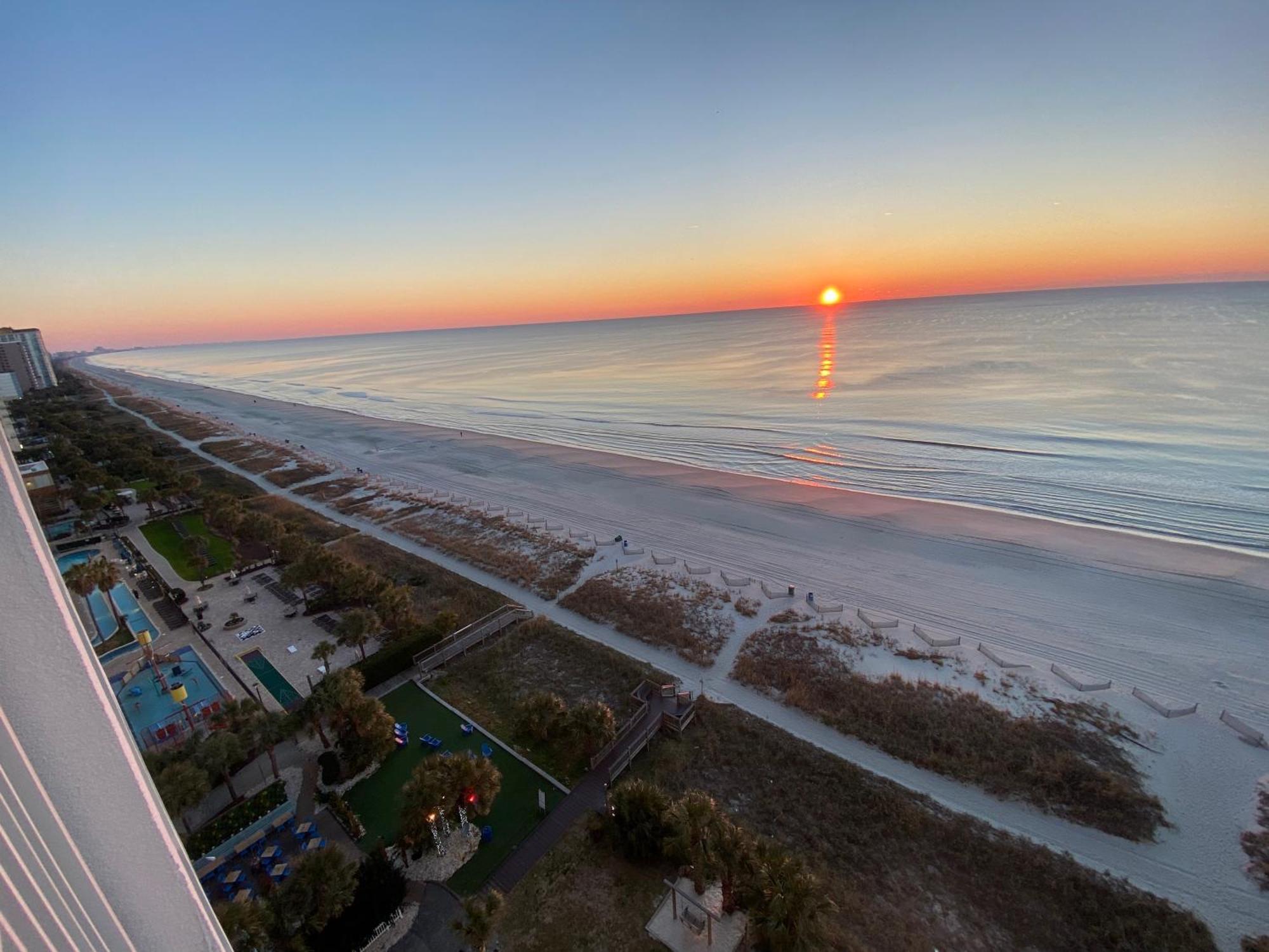 Camelot By The Sea Ocean Front Condo Миртъл Бийч Екстериор снимка