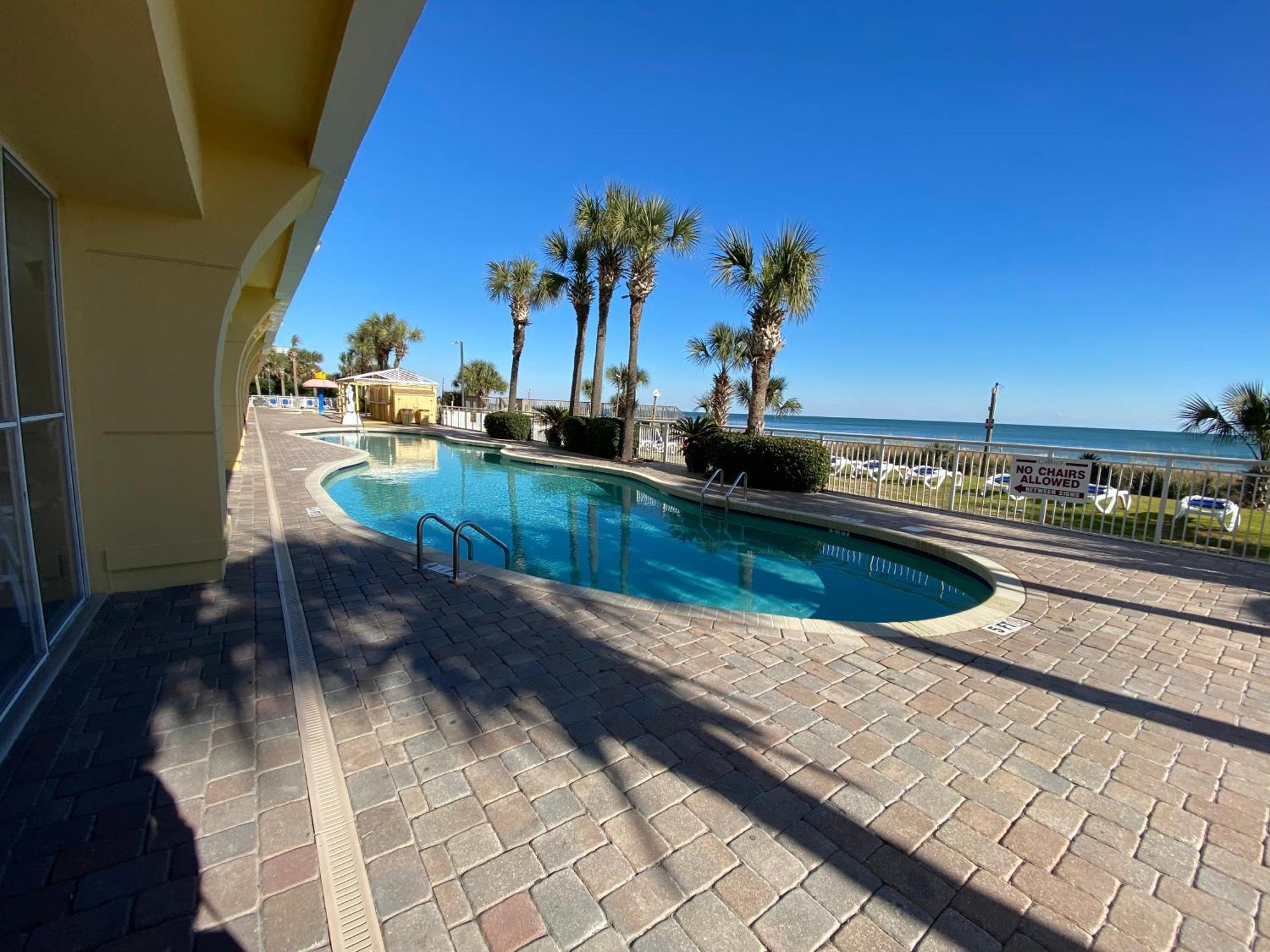 Camelot By The Sea Ocean Front Condo Миртъл Бийч Екстериор снимка