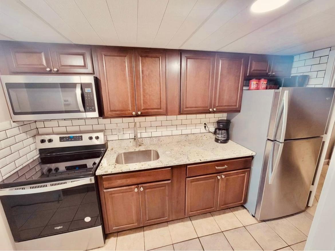 Camelot By The Sea Ocean Front Condo Миртъл Бийч Екстериор снимка